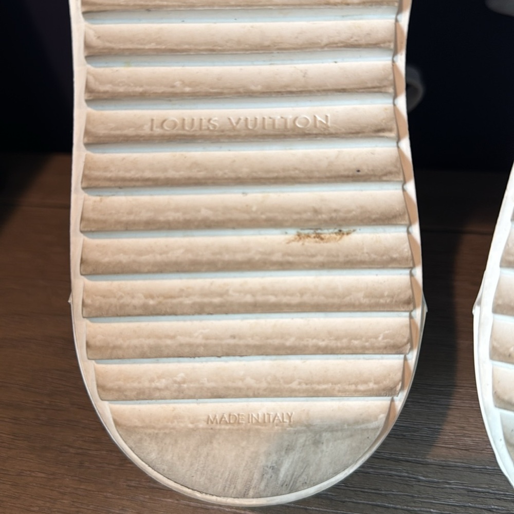Louis Vuitton women’s Time Out Sneakers white size 37.5 - Picture 11 of 13